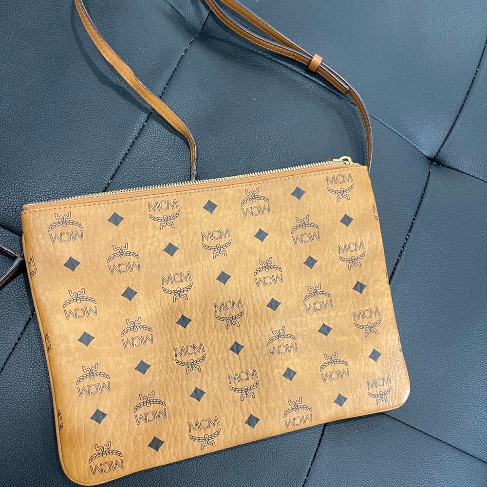 SOLD- MCM Visetos monogram zip pouch with leather crossbody strap - Picture 6 of 9